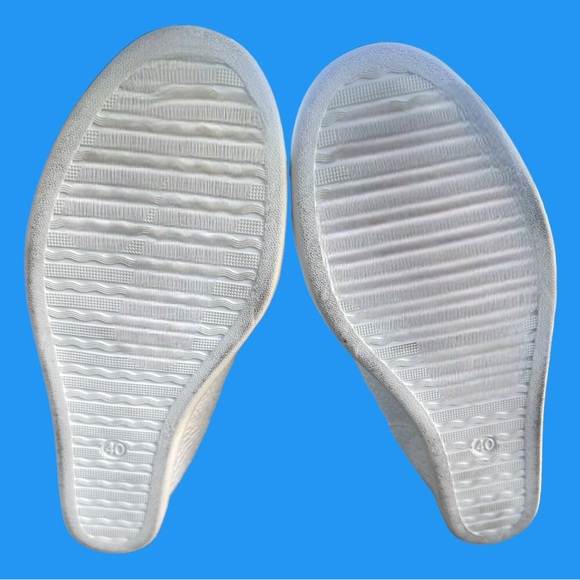 White Lizard Textured PU Leather Golden Eagle Side Zip Platform Sneakers (Sz 10) - Picture 9 of 11